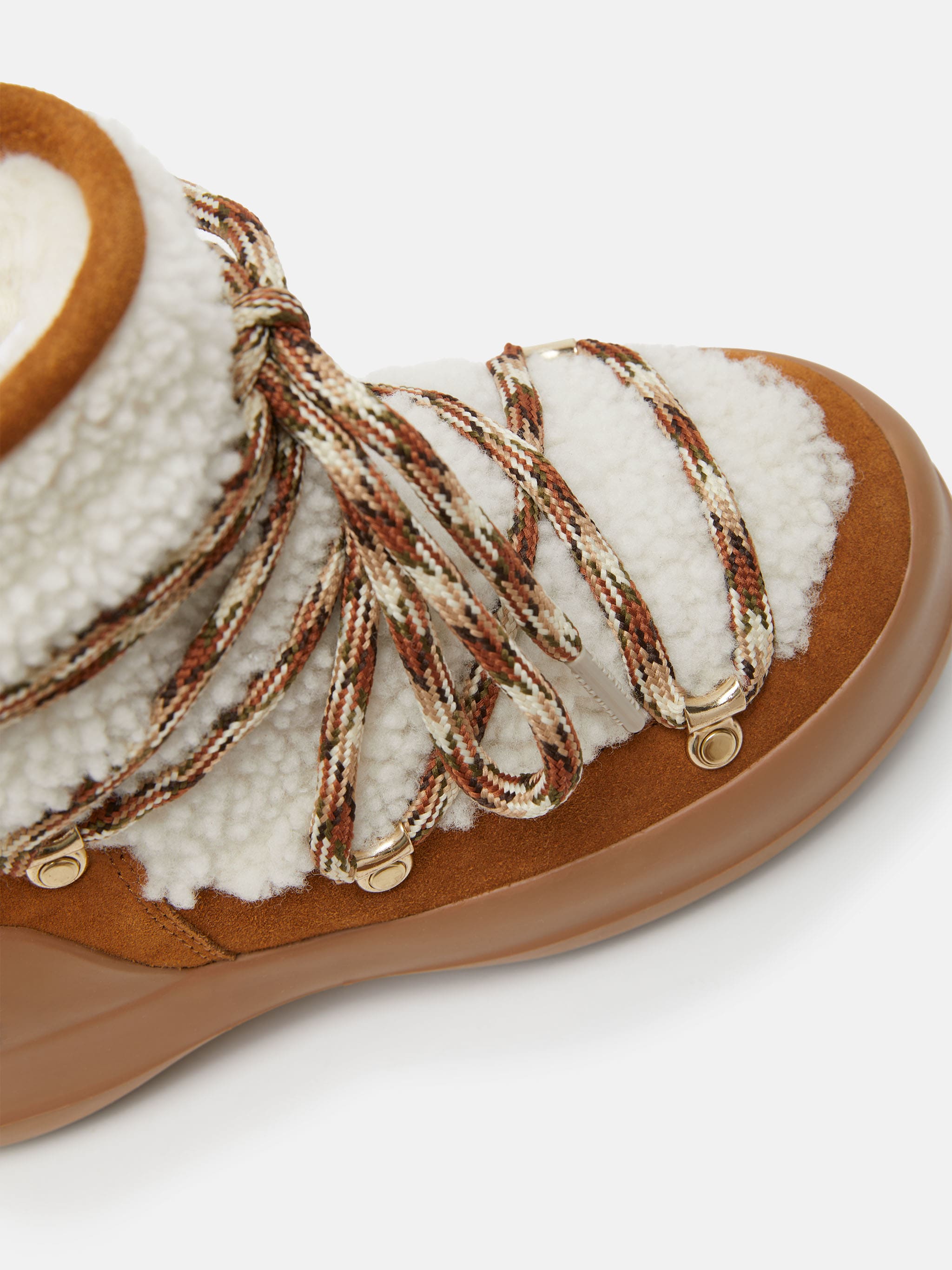 BOTA DE CROCHÊ LUNA MARROM