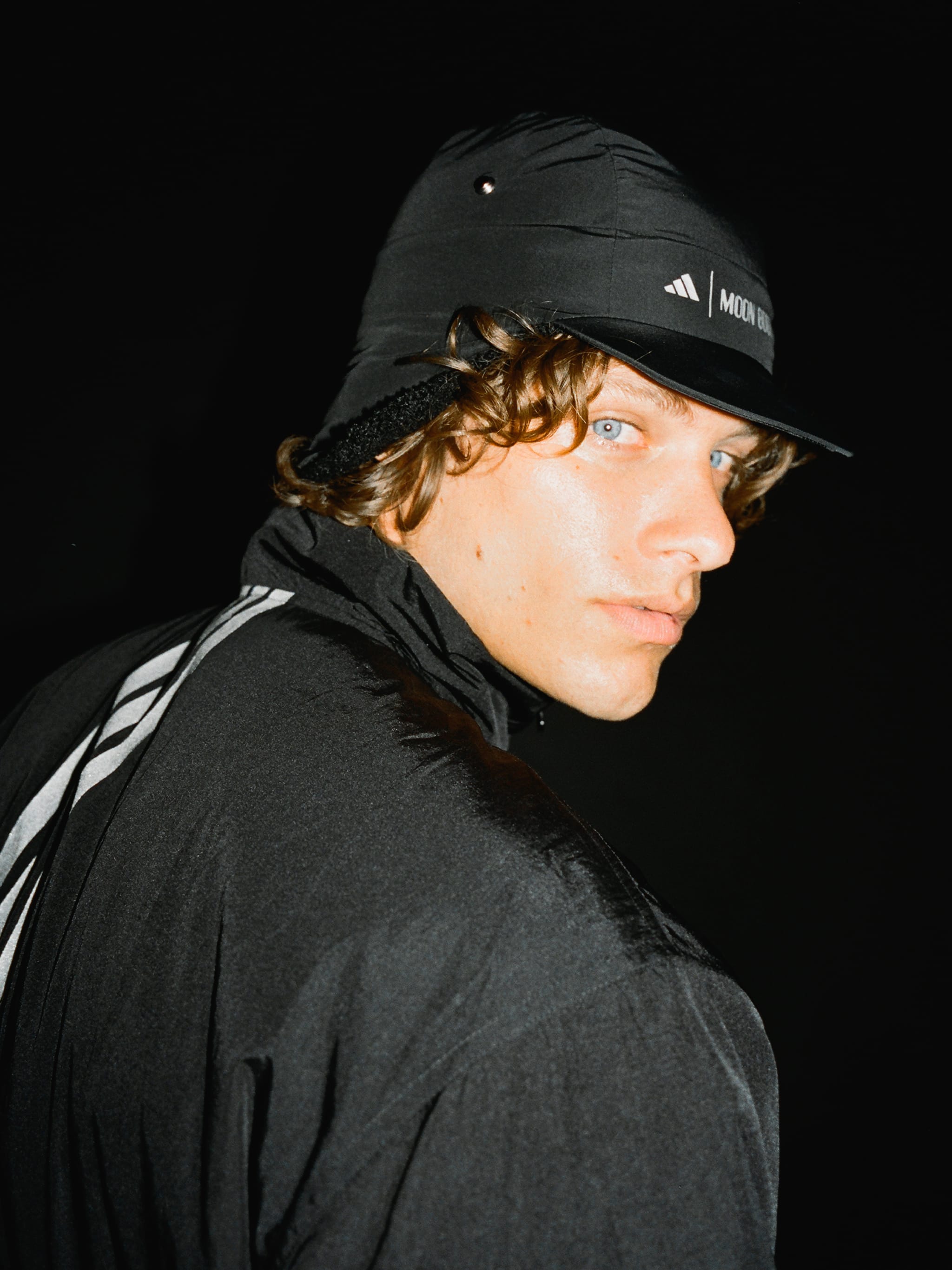 ADIDAS X MOON BOOT CAP BOLSA PRETA