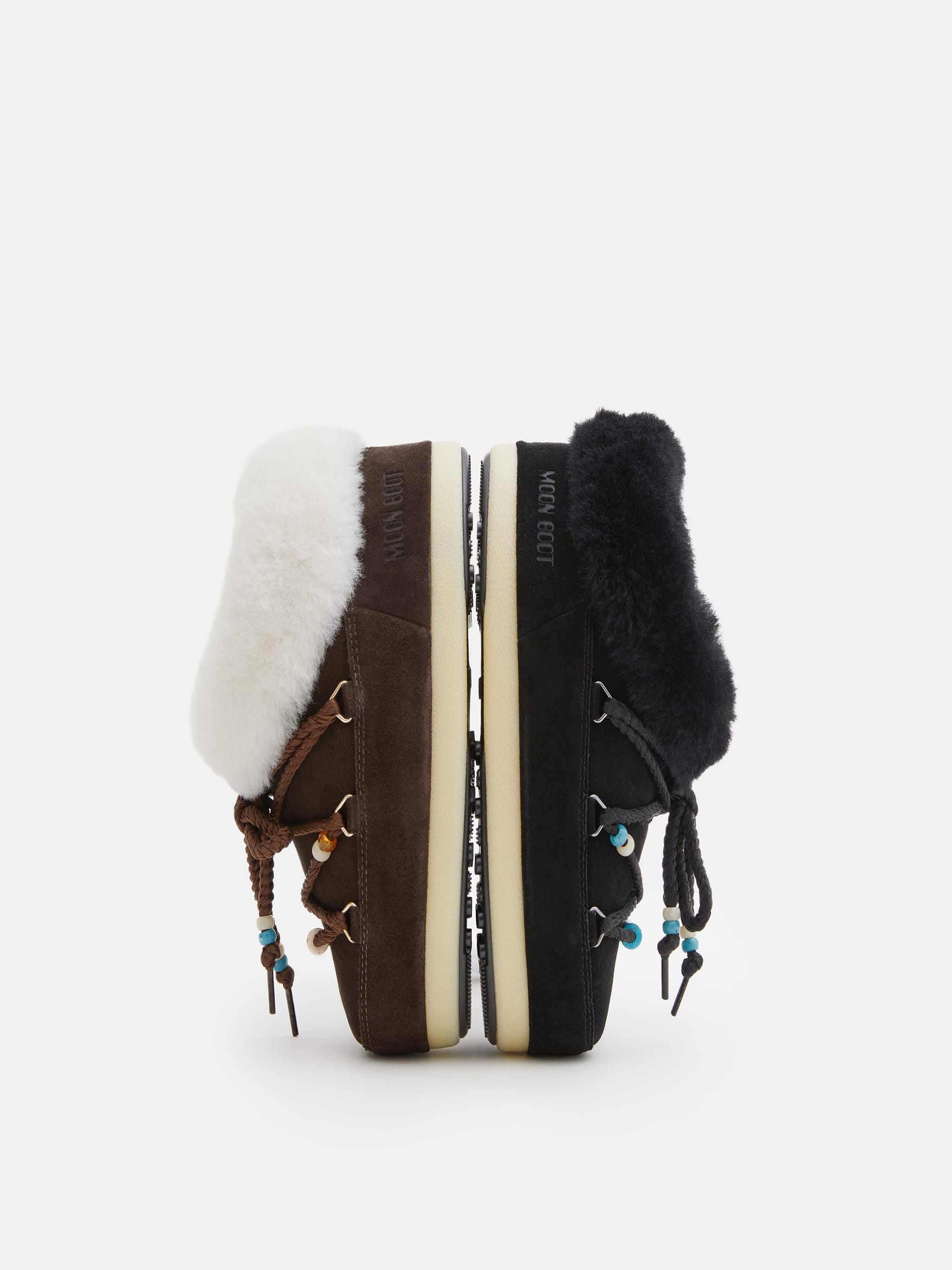 MULES DE SEDA COM BOLINHAS PRETAS