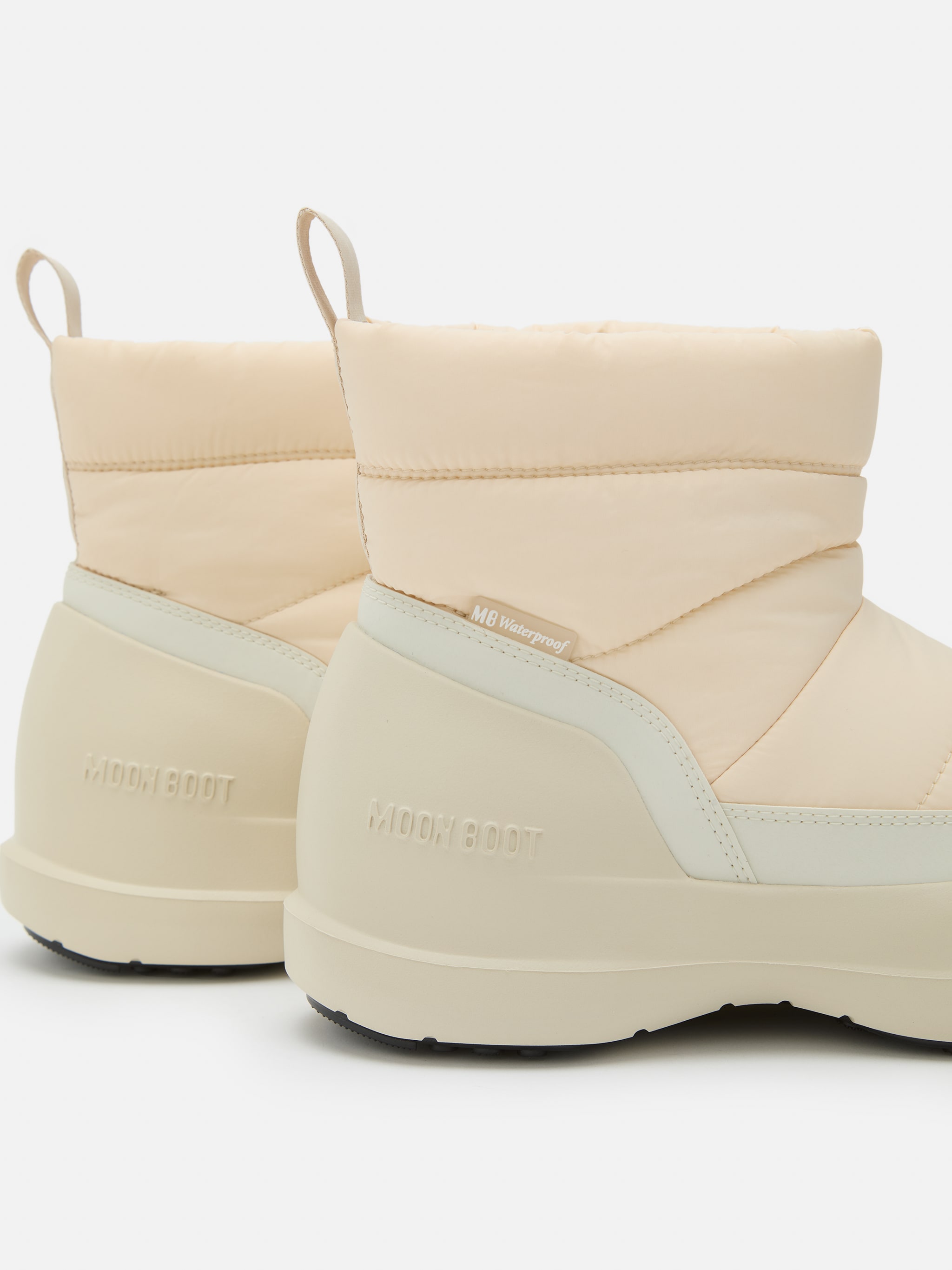 BOTA DE PUFFY MEZZALUNA
