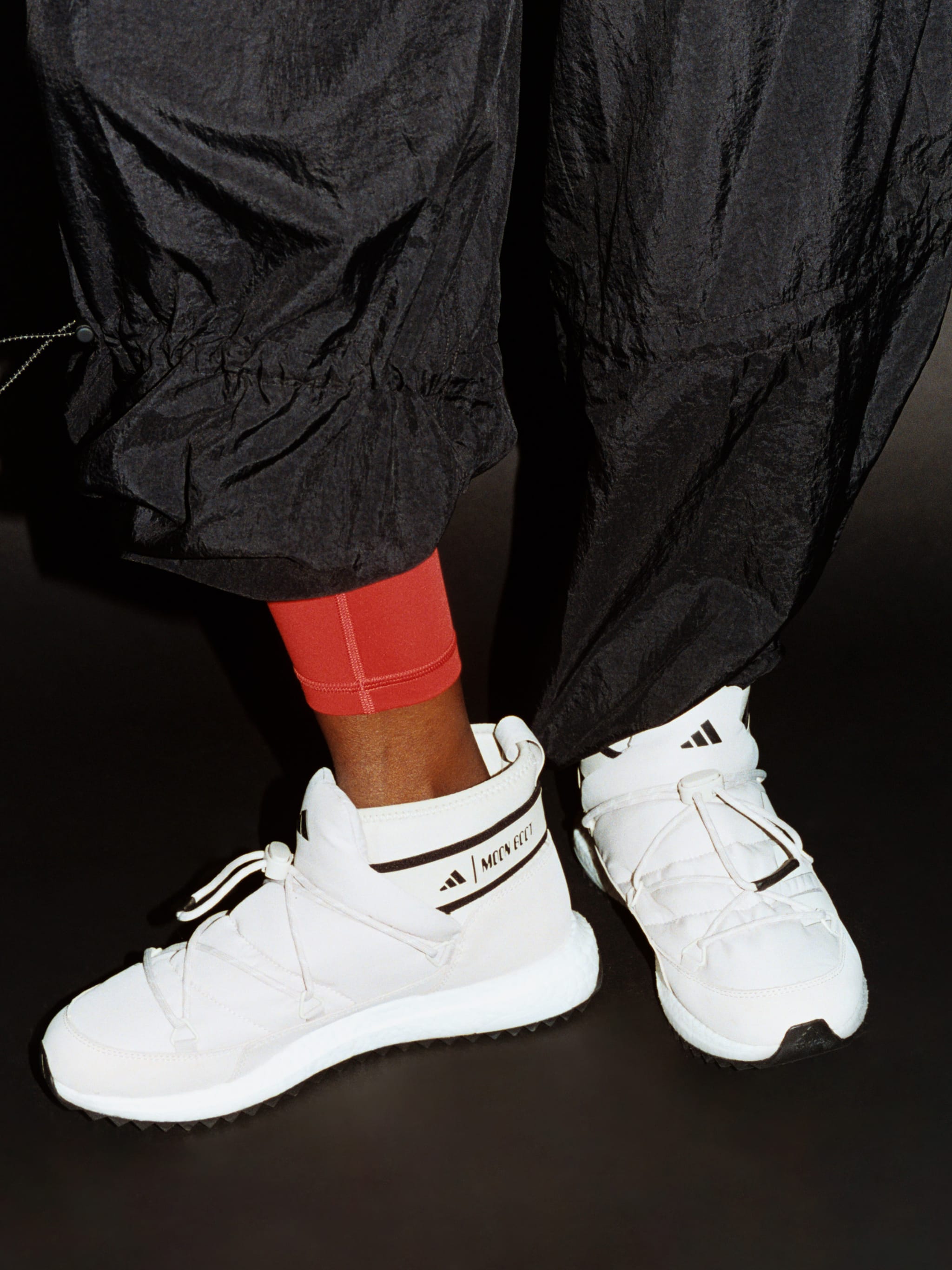 Tênis Bege Moonboost Low adidas x Moon Boot